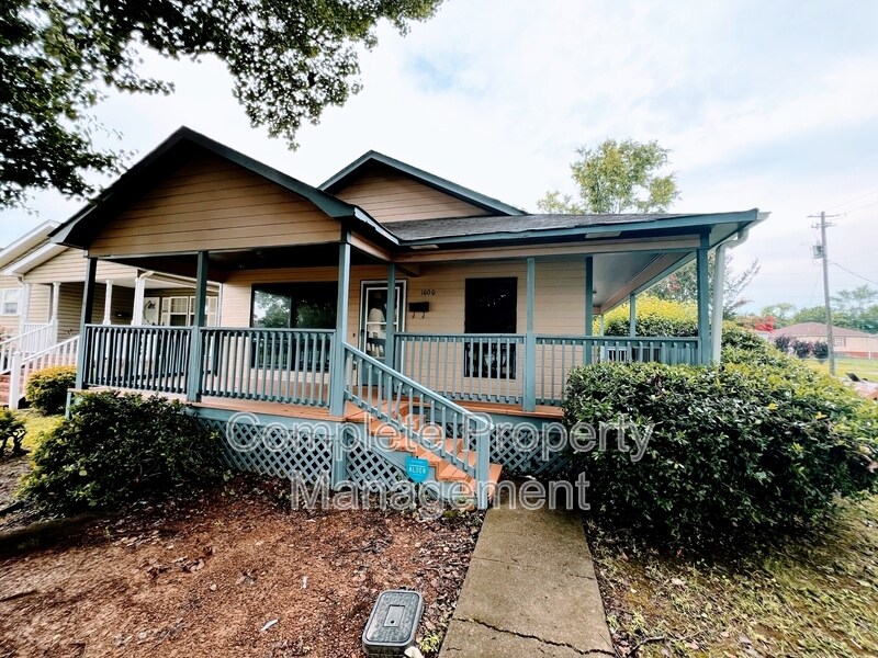 Foto principal - 1600 Avenue D