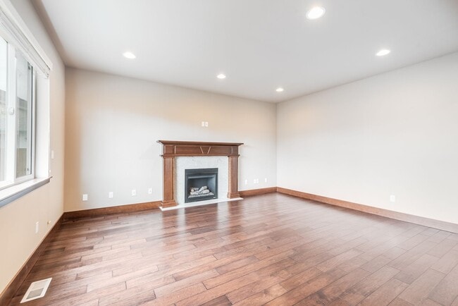 Building Photo - 210 205th Pl SW