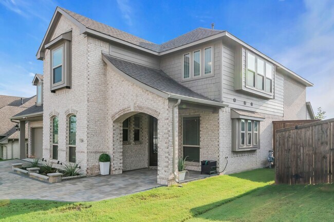 Photo - 1208 Sagewood Dr House