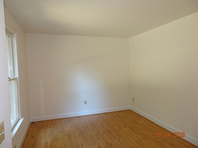 Photo - 1350 Jamestown Road House