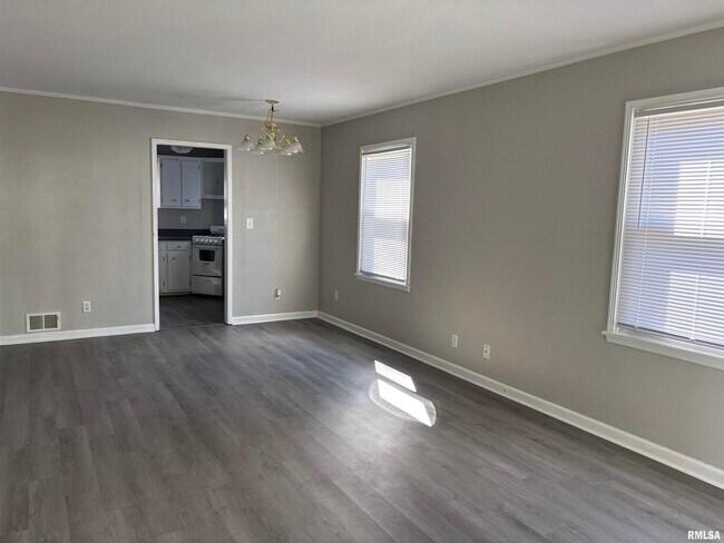Foto del edificio - 341 W Barrington Rd