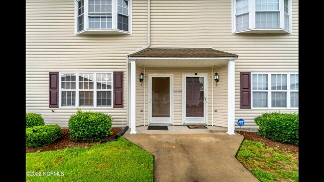 Building Photo - 3809 E Vancroft Cir