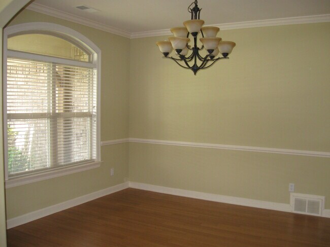 Dining - 340 Running Brook Ln