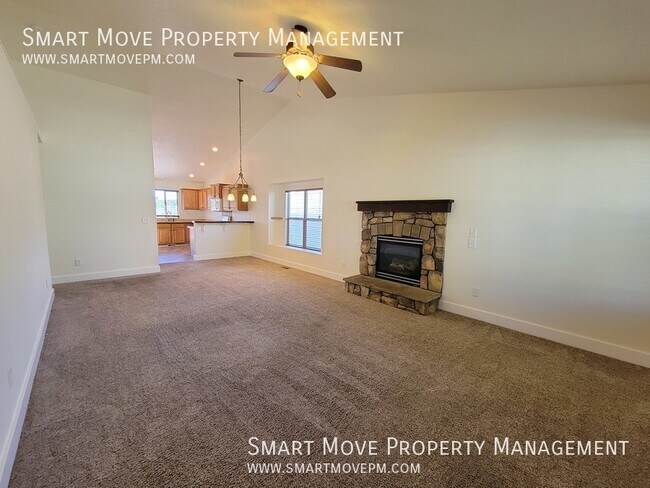 Building Photo - Cute as a Button! 3 bd Single Level with d...