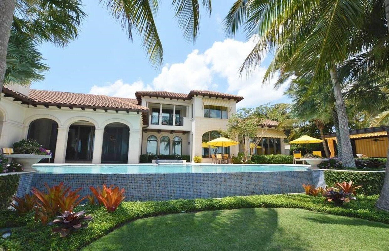 Primary Photo - Prestigious Aqualane Shores - Pool Home --...