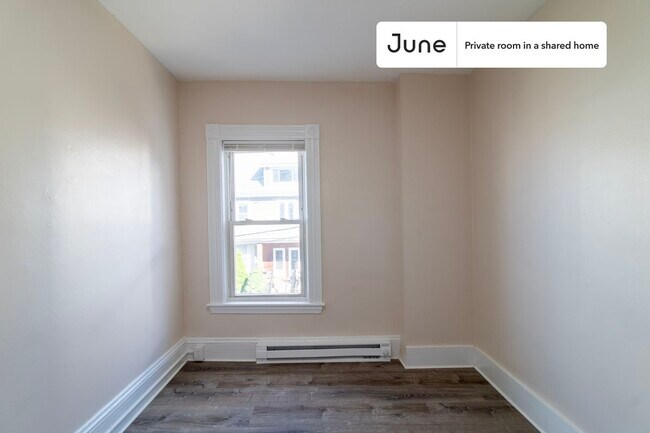 Building Photo - Room in Shared 7 bed/2 bath home