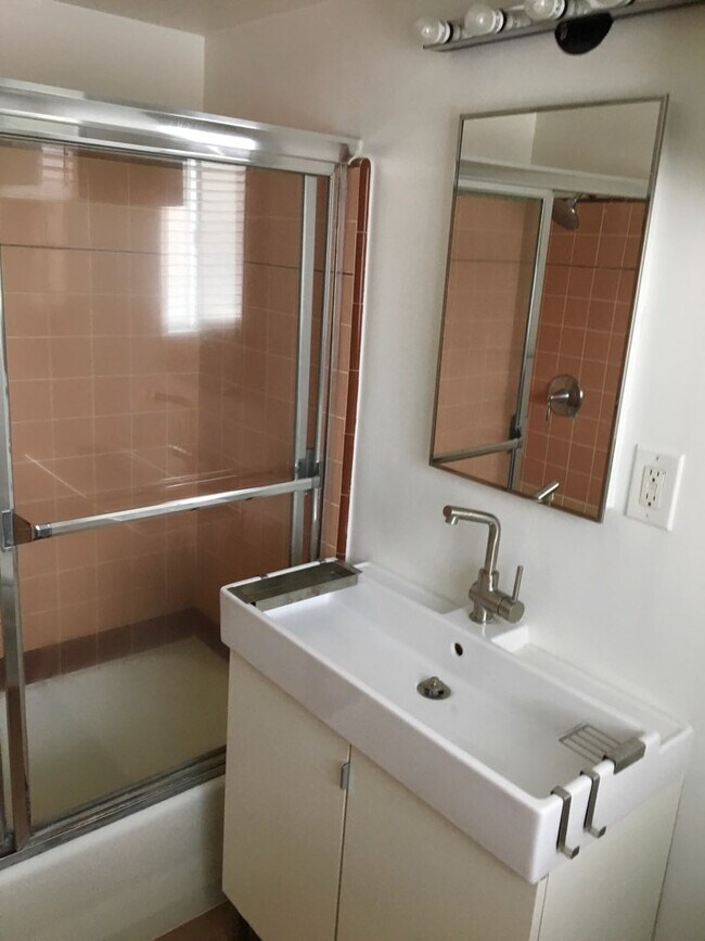 Foto del edificio - 109 8th St