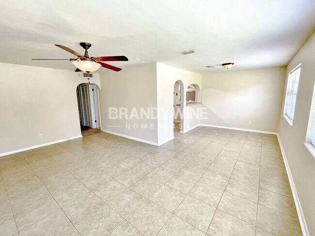 Building Photo - 8067 Santillo Dr