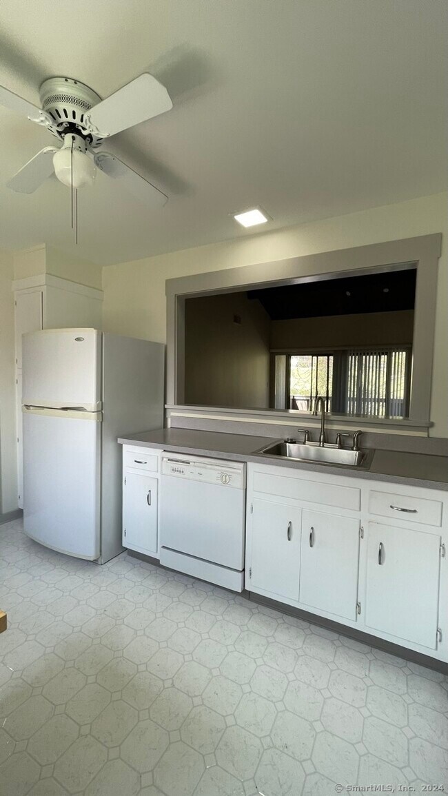 Foto del edificio - 14 Algonquin Ln