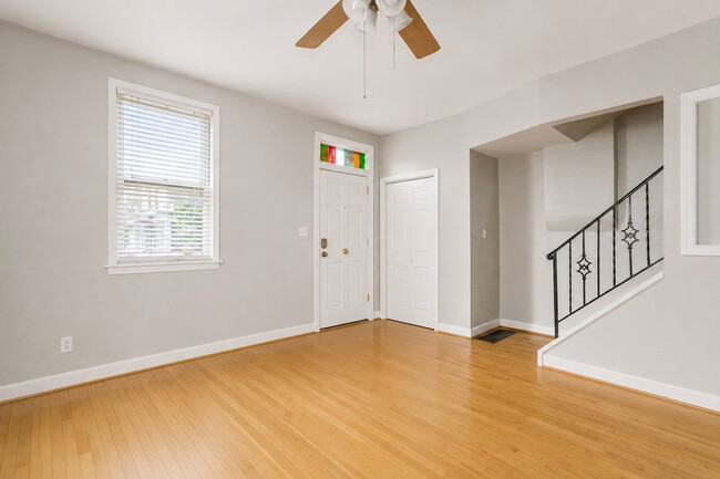 Building Photo - 506 S Lazelle St