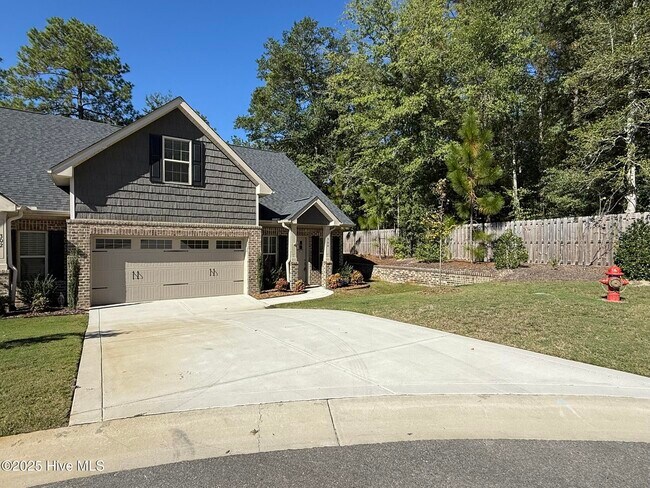 Building Photo - 300 Mashie Ct
