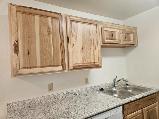 Building Photo - Juniper Court Apartments