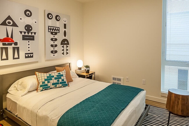 Interior Photo - Henry