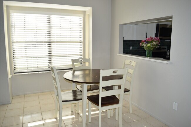 Foto del edificio - 627 SW Jeanne St