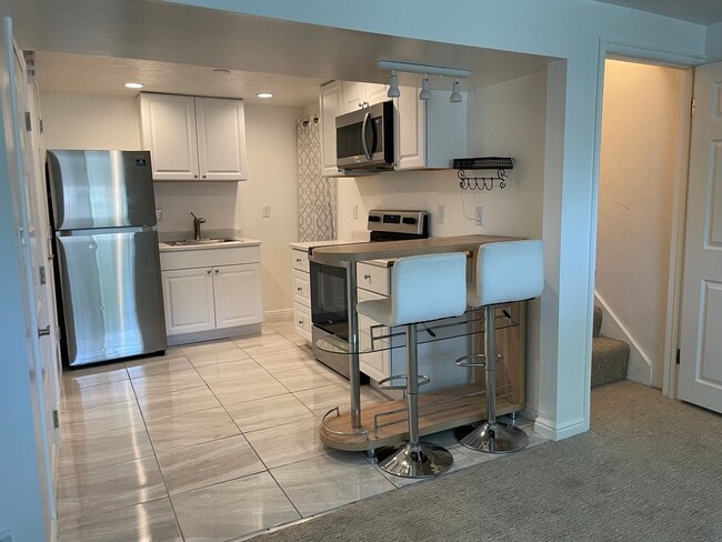 Building Photo - Basement Apartment, Orem, Utah House