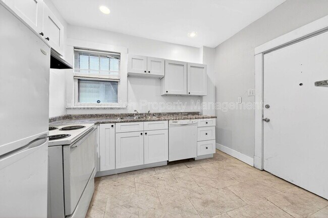 Foto del edificio - 4555 Ruskin Ave