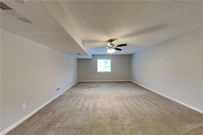 Building Photo - 252 Paxton Cir