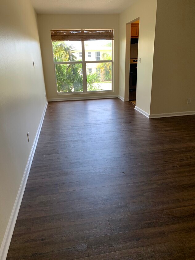 Foto principal - 733 Hummingbird Way