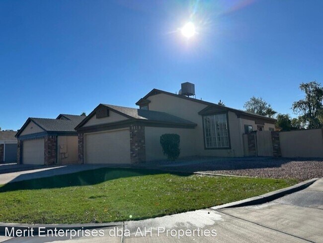Foto del edificio - 3 br, 2.5 bath House - 831 E CALLE DEL NORTE