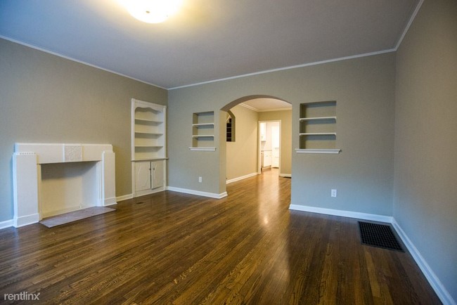 Building Photo - 2 br, 1 bath 4plex - 1054 Northwest Blvd