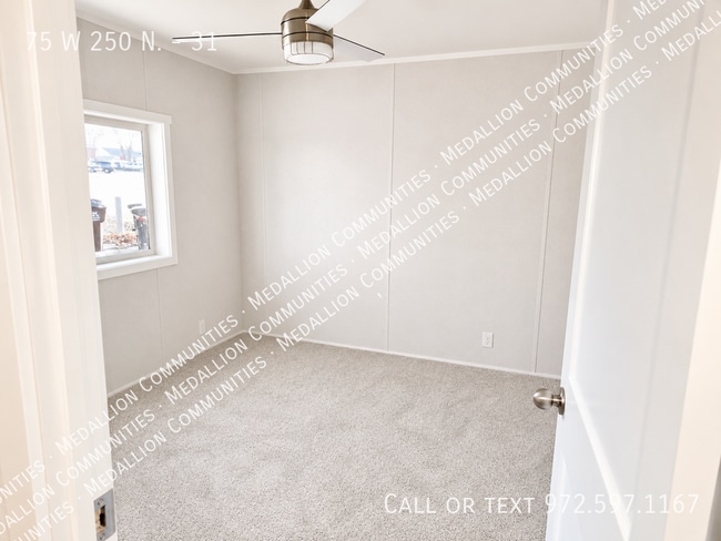 Building Photo - 75 W 250 N