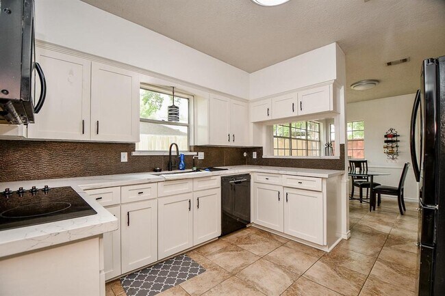 Foto del edificio - 8118 Brinkworth Ln