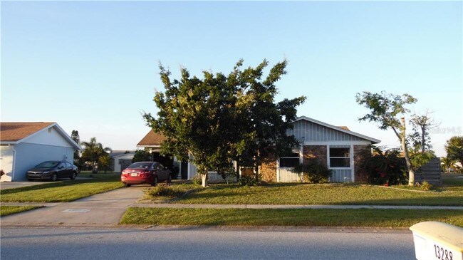 13288 Fowler Ave photo'