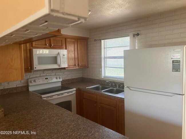 Building Photo - 258 Capella Rd