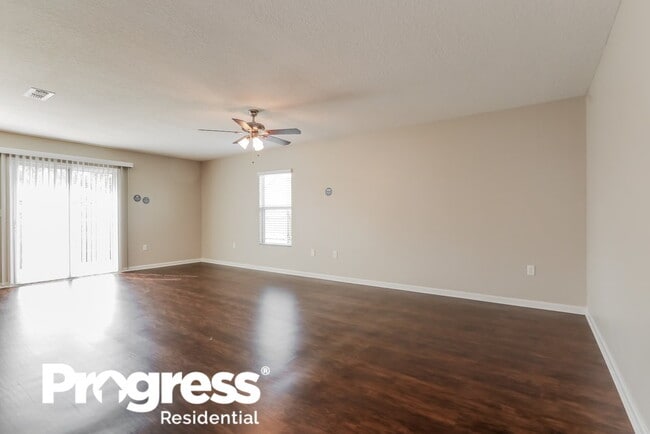 Building Photo - 3840 Falcon Crest Dr