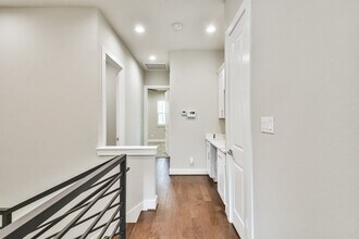 Building Photo - 810 Mansfield St