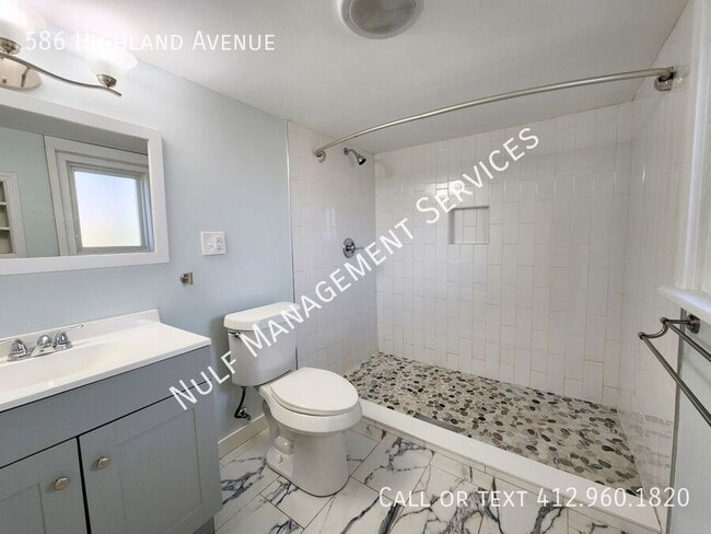 Foto del edificio - 586 Highland Ave