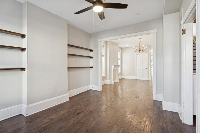 Foto del edificio - Stylish Phoenixville Rowhome with Exposed Brick, High Ceilings & Central Air