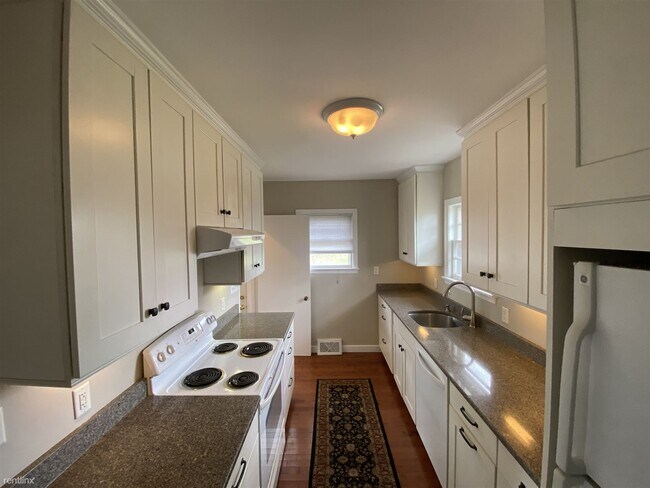 Foto del edificio - 2 br, 1 bath House - 17 Saltaire Ave Yearl...