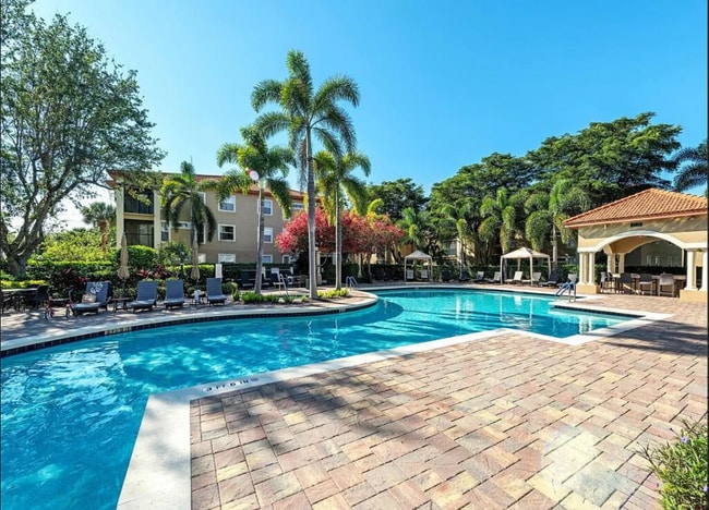 Building Photo - 8950 Colonnades Ct E