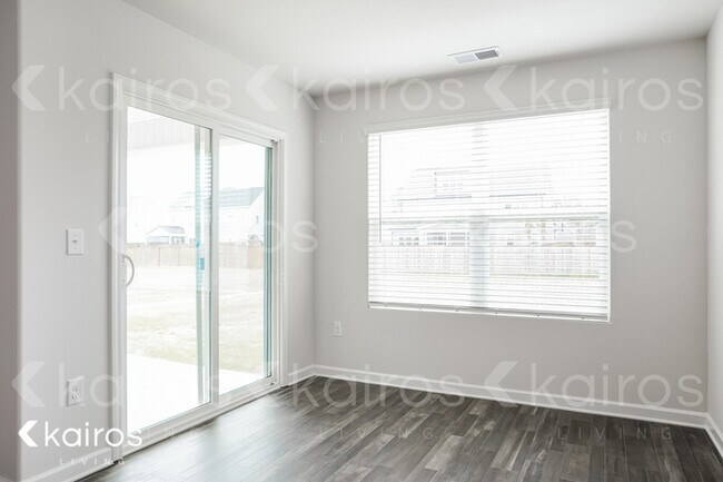 Foto del edificio - 67 W Luminous Way