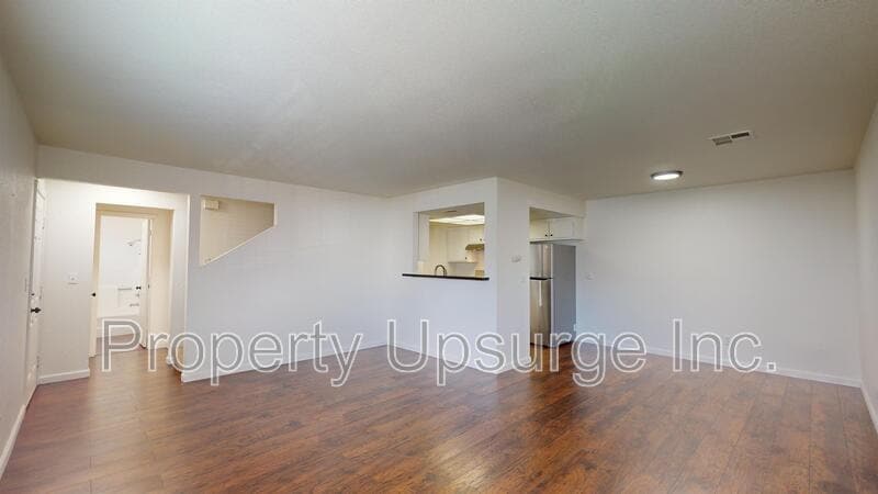 Primary Photo - 1487 Bradford Way