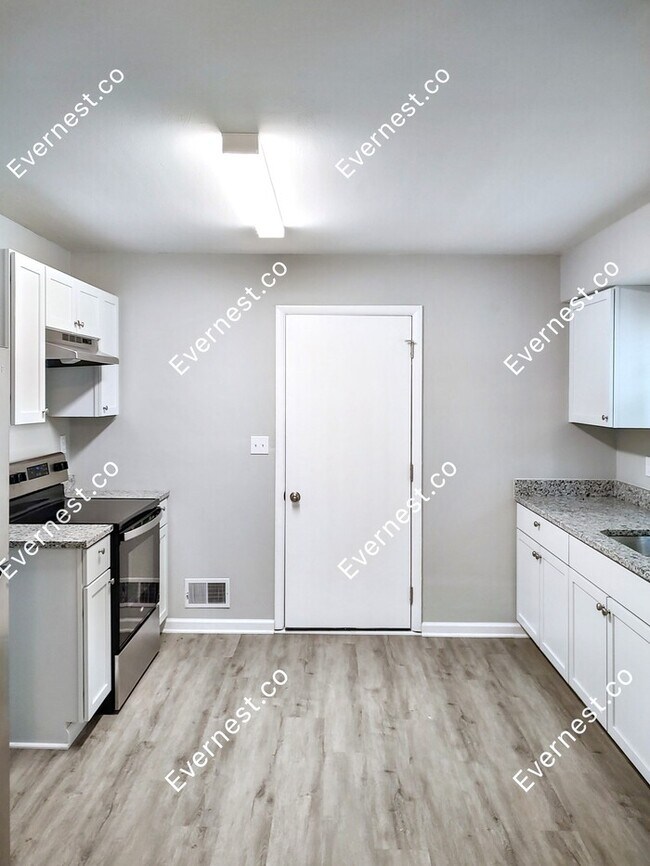 Foto del edificio - 13617 Craig Ave