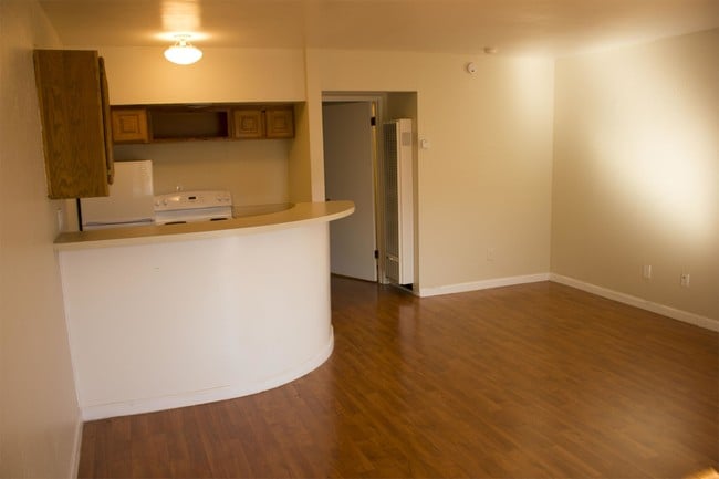 Building Photo - 760 Sir Francis Drake Blvd