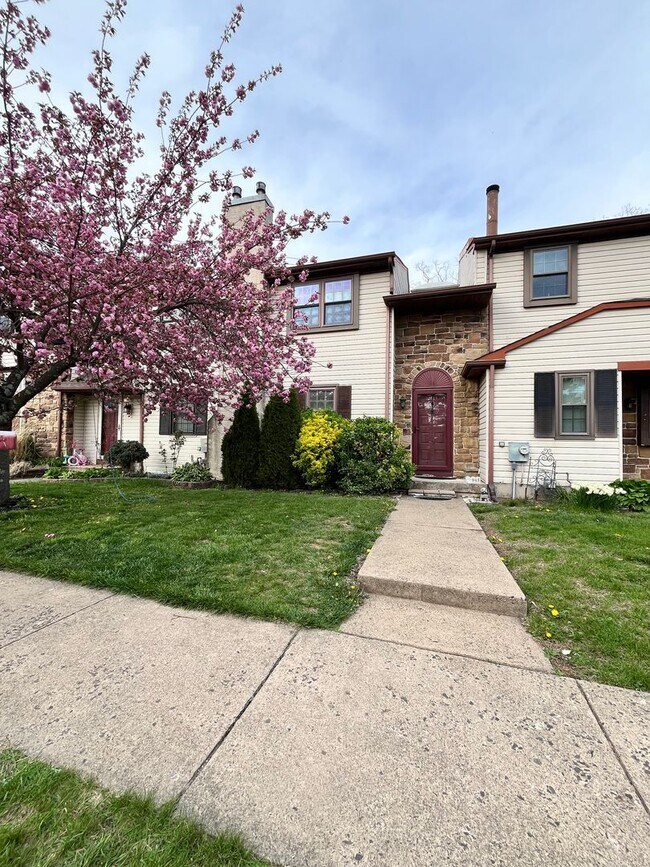 Foto del edificio - 2 Bd / 1.5 Bth Townhouse in Stover Mill