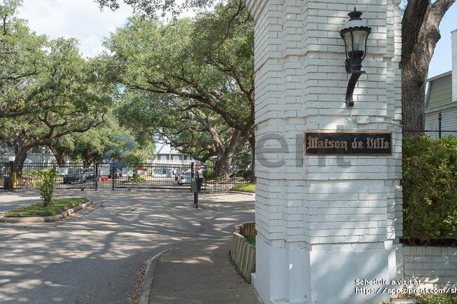 Foto del edificio - 7825 Rue St Cyr St