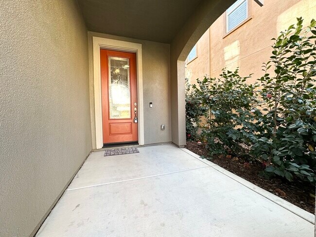 Foto del edificio - 6025 Palermo Way