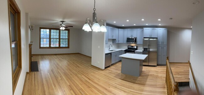 Foto del edificio - 925 W Lakeside Pl