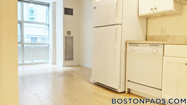 Building Photo - 40 Boylston St