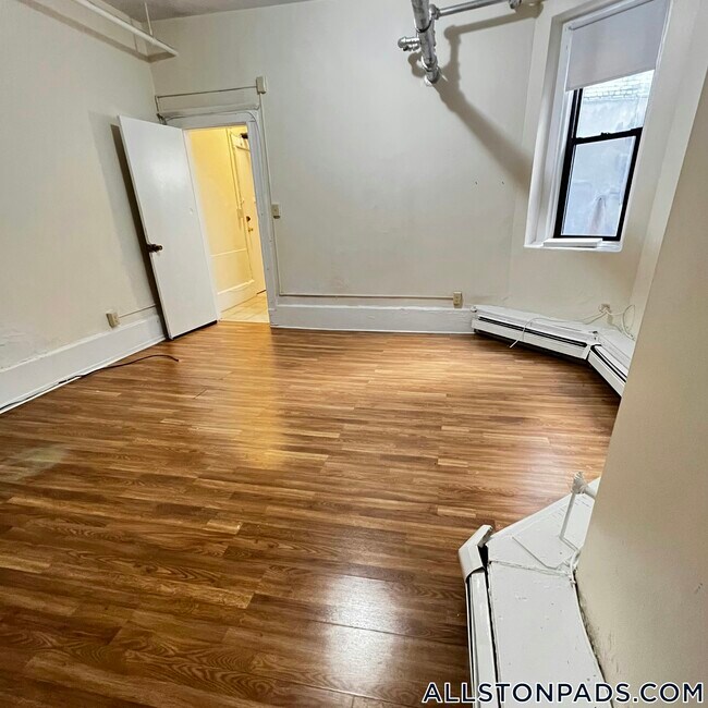 Foto del edificio - 1144 Commonwealth Ave