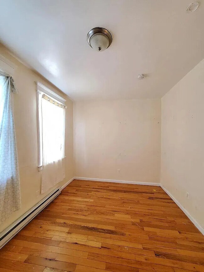 Foto del edificio - 855 S 15th St