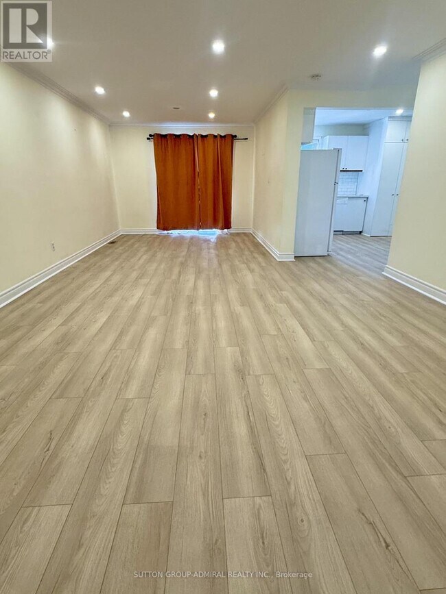 Building Photo - 61 Parkside Dr