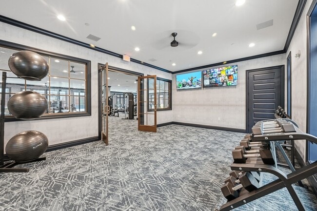 Building Photo - Maison Apartments