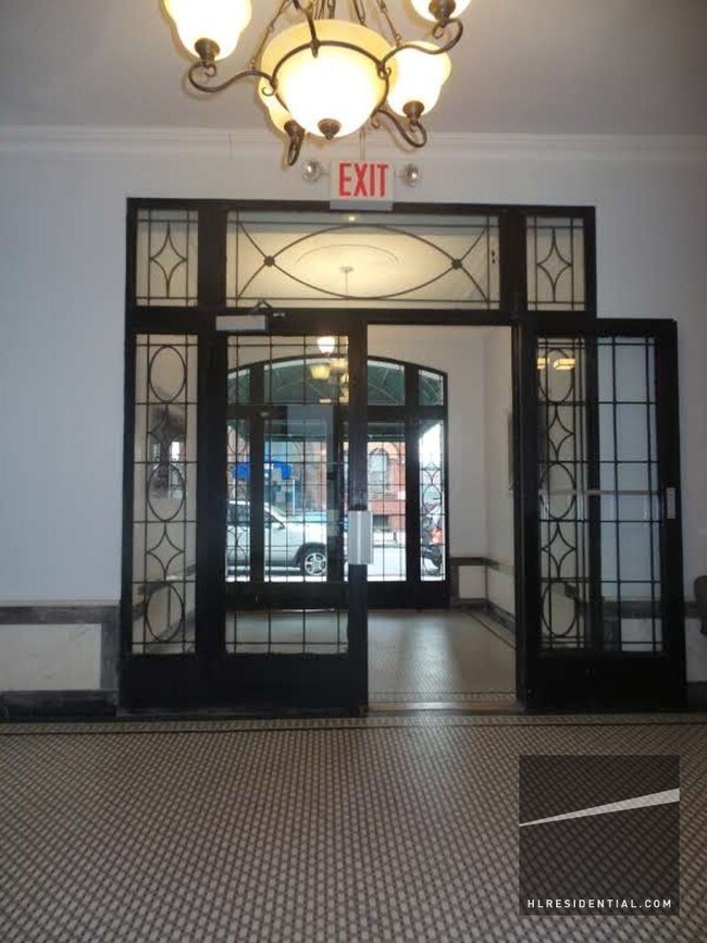 Building Photo - 2315 30th Ave