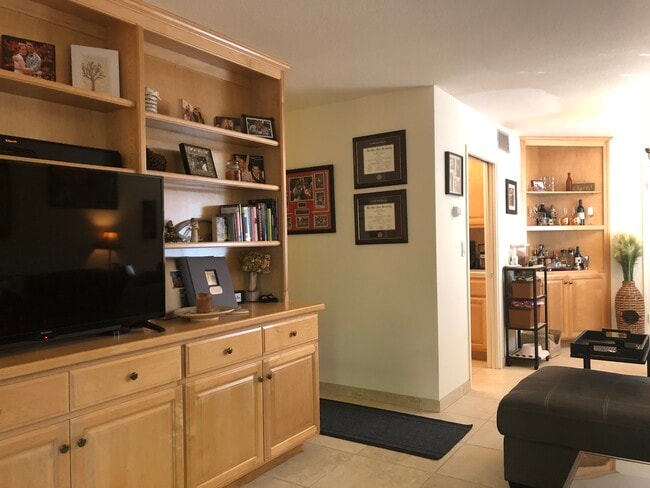 Foto del edificio - 1064 Fremont St