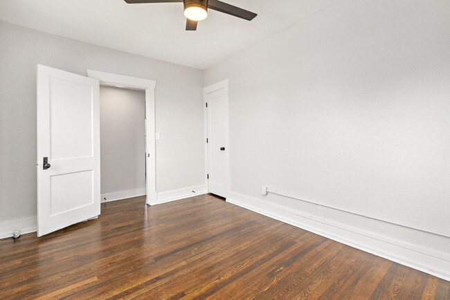 Building Photo - Chestnut Corners Apartments